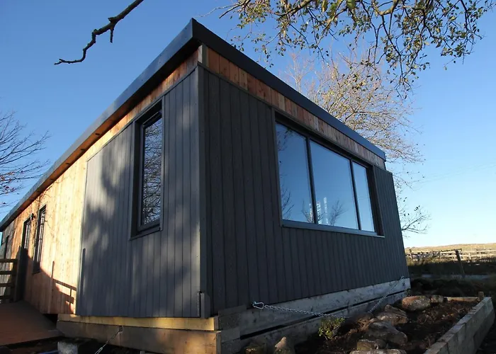 Pollan-Na Clach Cabin